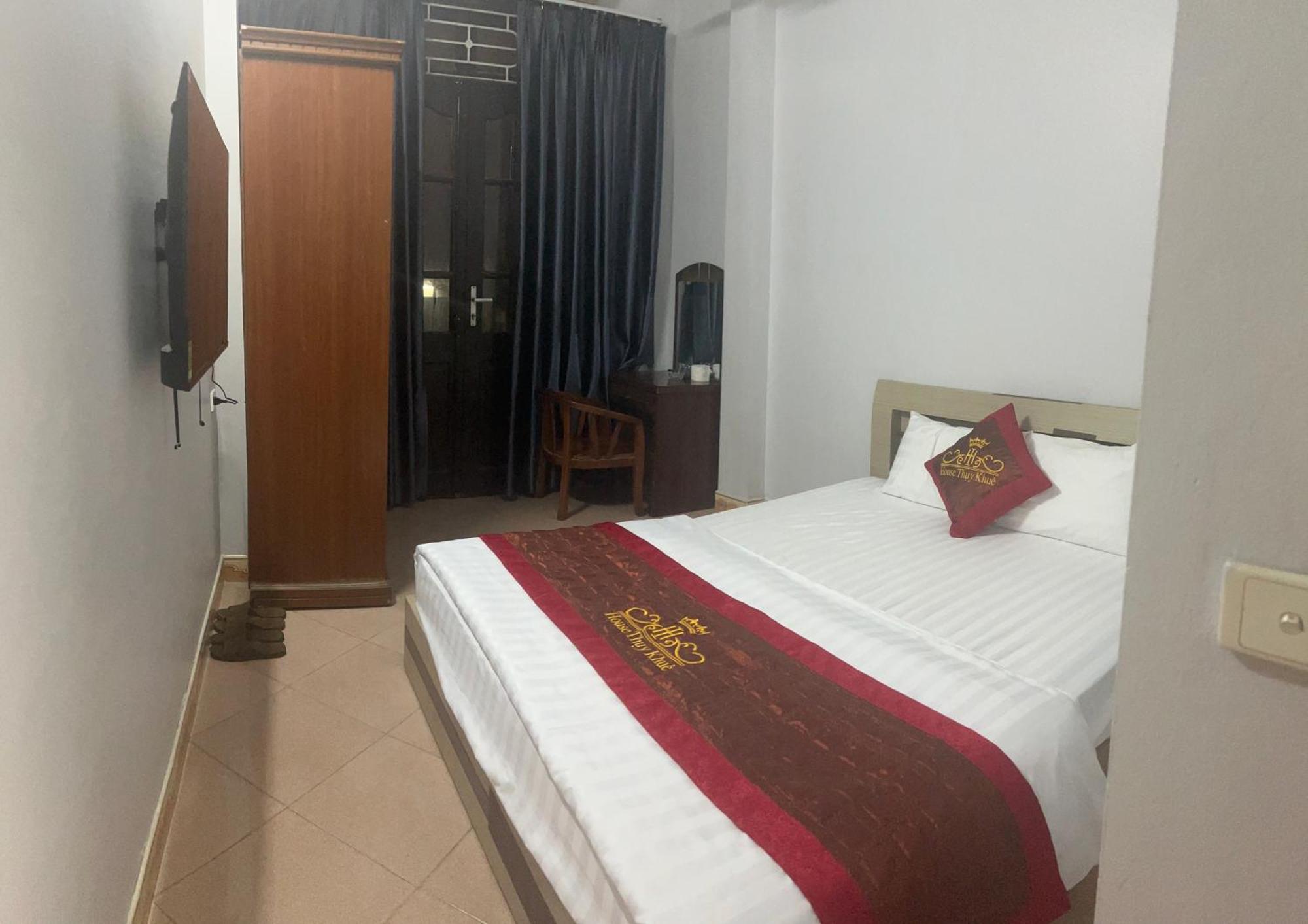 Bed & Breakfast Khach San Ho Tay House Thuy Khue *