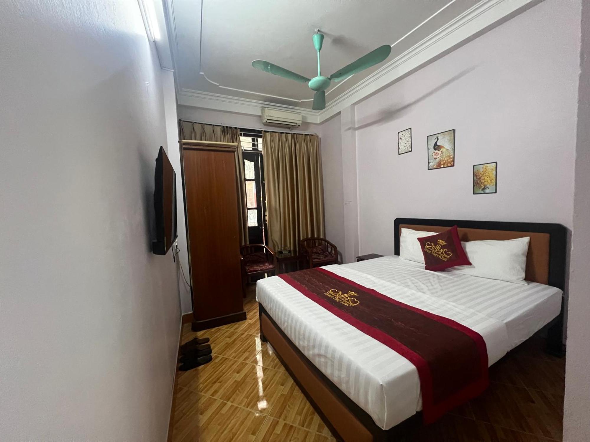 Khach San Ho Tay House Thuy Khue Bed & Breakfast