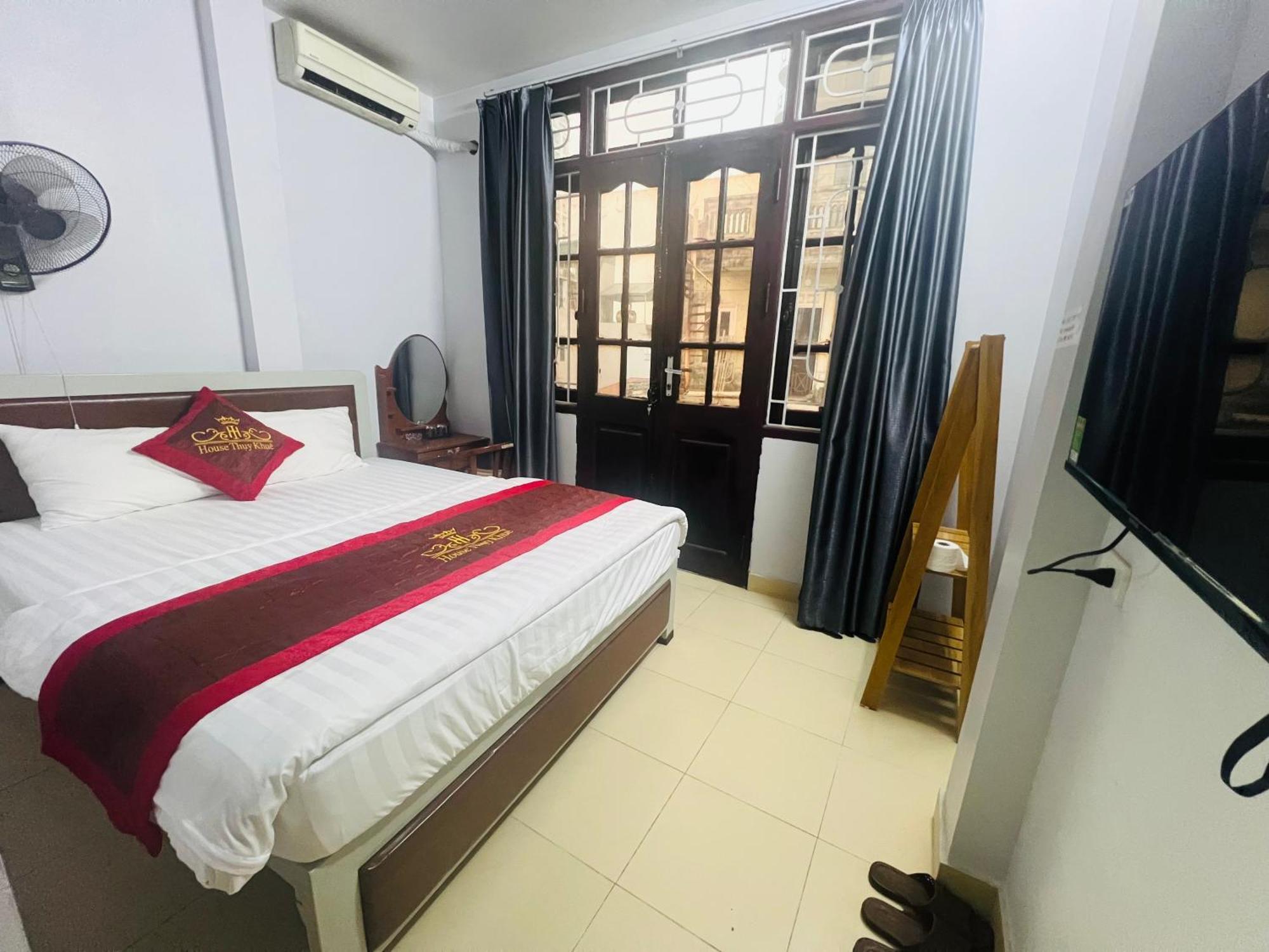 Khach San Ho Tay House Thuy Khue Bed & Breakfast *