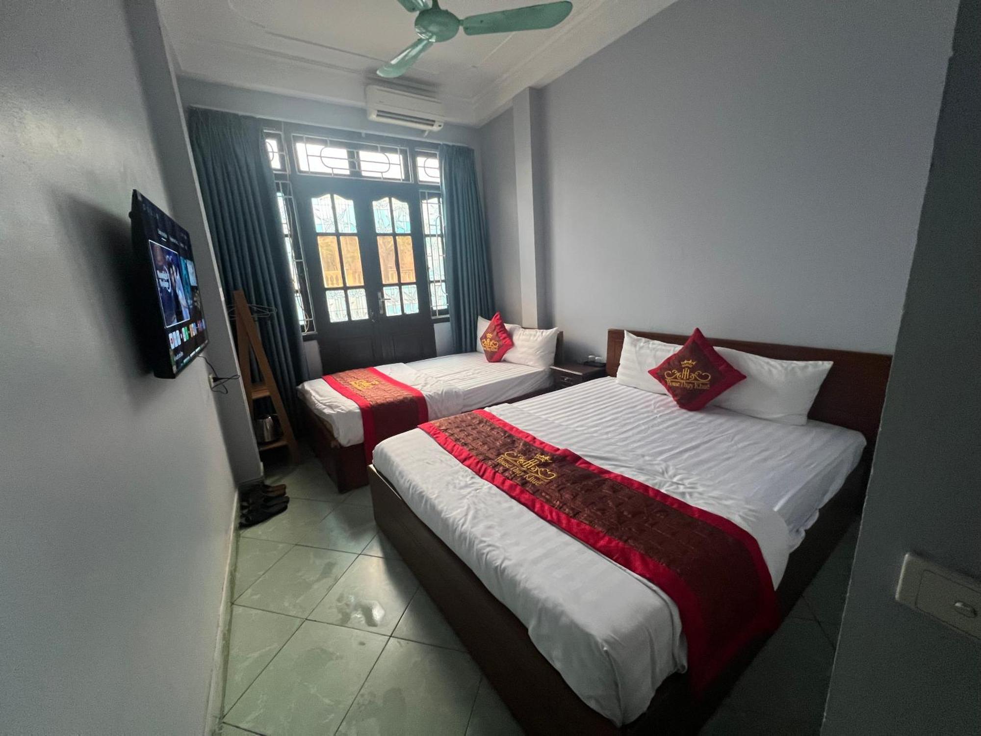 Bed & Breakfast Khach San Ho Tay House Thuy Khue Hà Nội